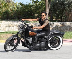 lenny-kravitz-on-a-harley.jpg