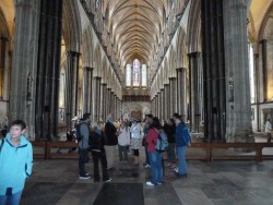 5-Salisbury- interno della cattedrale.jpg